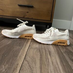 Nike Air Max W7.5 pink white